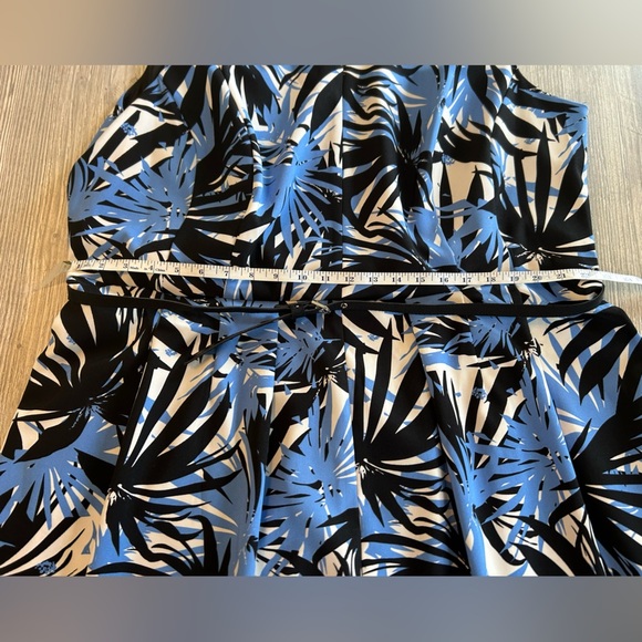 Danny and Nicole Dress A-line V-Neck & Back. Blue, Black & White Tropical Sz 18W - Picture 9 of 10